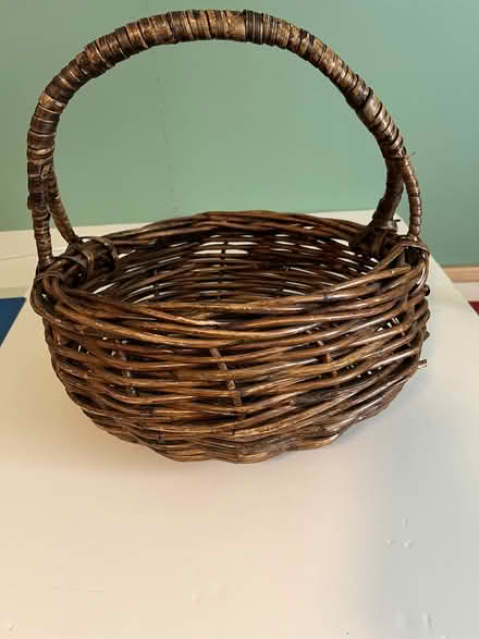 Photo of free large willow basket (Midtown Palo Alto) #1