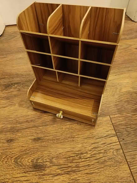 Photo of free pencil / marker organiser for desk (Birmingham B29) #3