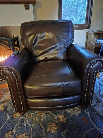 Photo of free Brown leather recliner (Lincoln Ave Willow Glen) #1