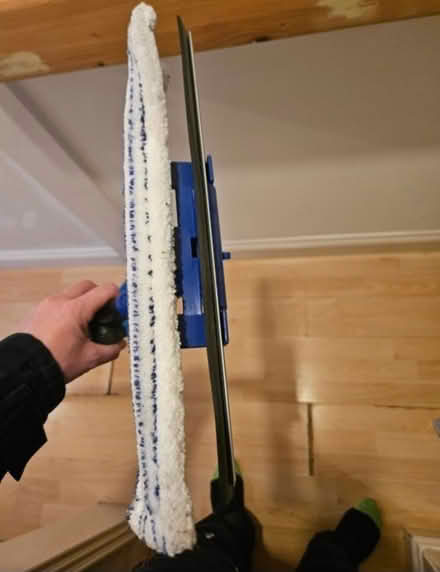 Photo of free Telescopic window cleaner (RG1) #2