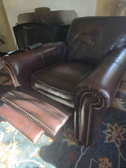 Photo of free Brown leather recliner (Lincoln Ave Willow Glen) #2