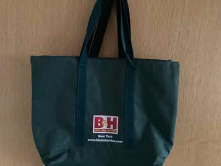 Photo of free Green tote shopping bag (We G20) #2