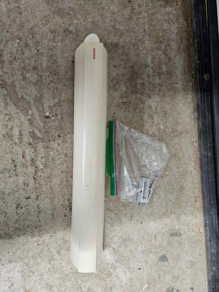 Photo of free retractable indoor clothesline (Binfield Heath RG9) #1