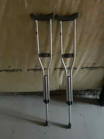 Photo of free Kids crutches (Kennedy/16th in Markham) #1