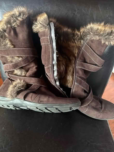 Photo of free Women's boots (South Elgin) #1