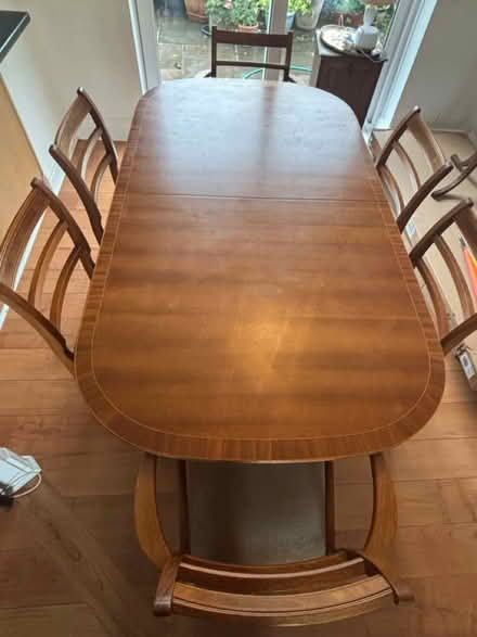 Photo of free Dining Room table & 6 chairs (CW8) #2