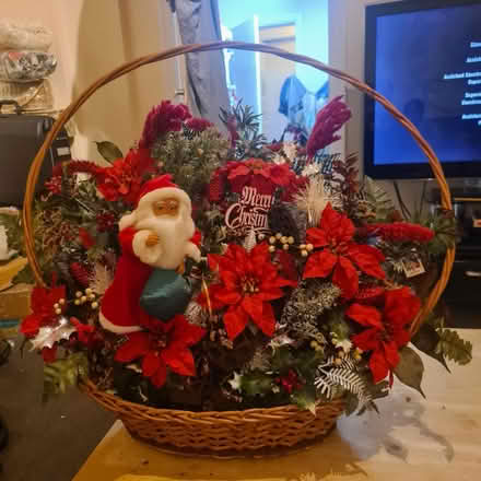 Photo of free Handmade Christmas floral basket (TW7) #1