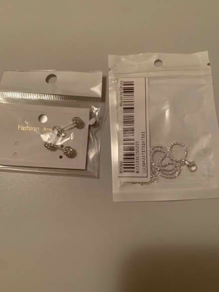 Photo of free Costume jewelry (Rogers park) #2