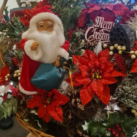 Photo of free Handmade Christmas floral basket (TW7) #2