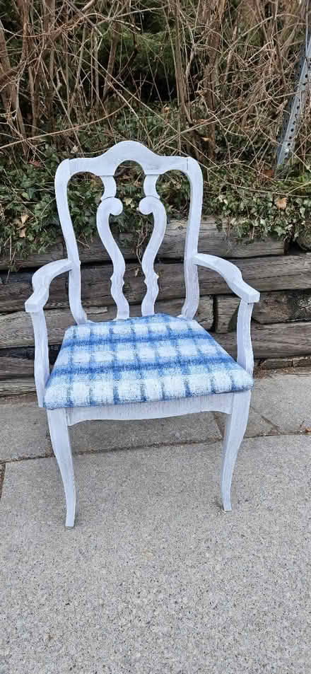 Photo of free Curb alert: chair. 20 Ranleigh Ave (Yonge and Lawrence) #1