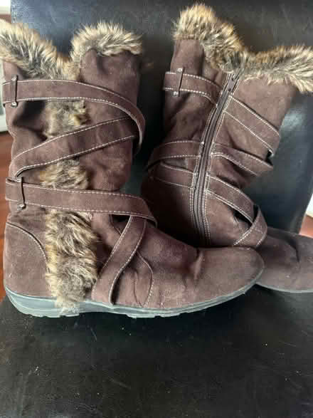 Photo of free Women's boots (South Elgin) #3