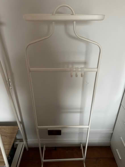 Photo of free Clothes stand (LU6 Central Dunstable) #1