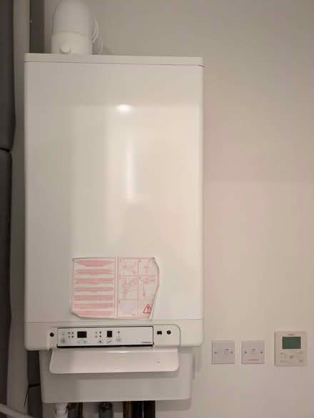 Photo of free hybrid heat pump gas boiler Daikin and hot water tank (Plantation G51) #1