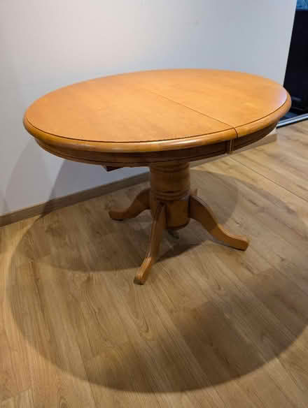 Photo of free Extendable round table (Orton Wistow) #2