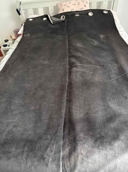 Photo of free Excellent condition 2 curtains (Finsbury Park N4) #2