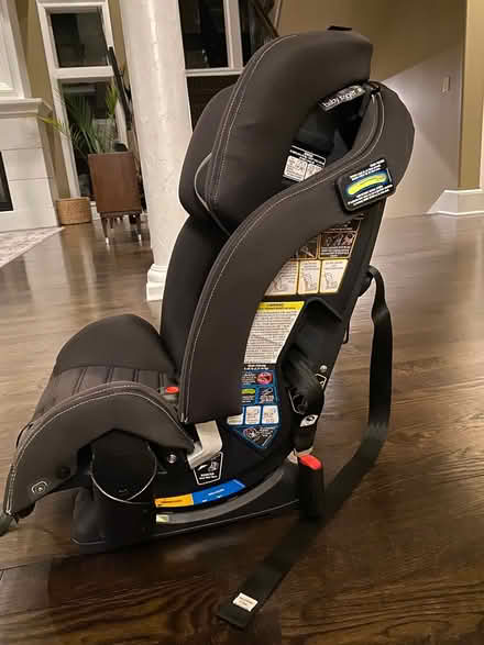Photo of free Baby Jogger Convertible Car Seat (South OP near Bluhawk) #1