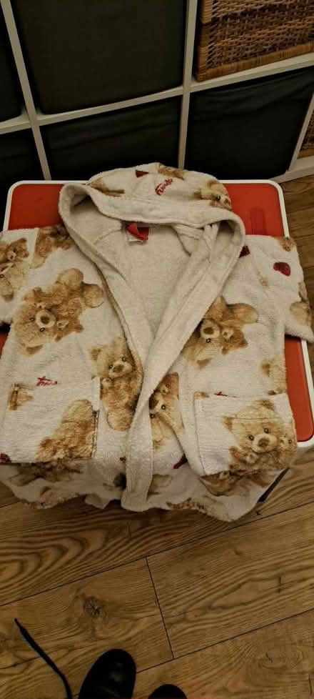 Photo of free Bath robe kids 3-4 yrs (London N15) #1