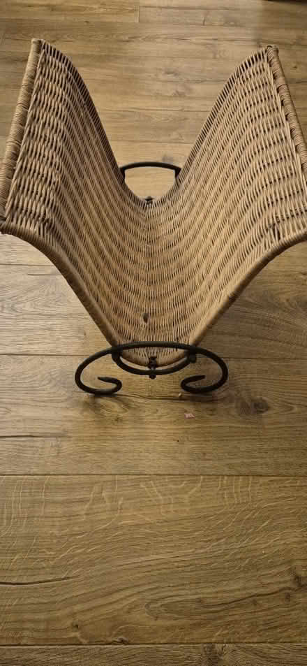 Photo of free Paper rack (GL51) #2