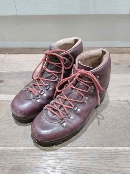 Photo of free Walking boots (Hitchin SG5) #2