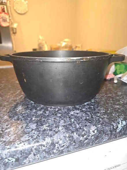 Photo of free Sturdy pot (IG6 3s) #1