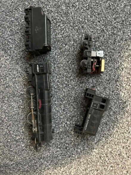 Photo of free HO model railway locomotives - presume not working (Helsington LA8) #2