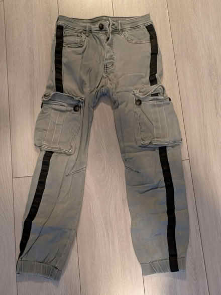 Photo of free men's cargo jeans - size 42 (Brick lane E1 6S) #1
