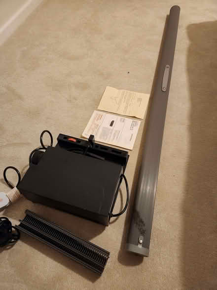 Photo of free Working slide projector/screen (Radbrook Green SY3) #1