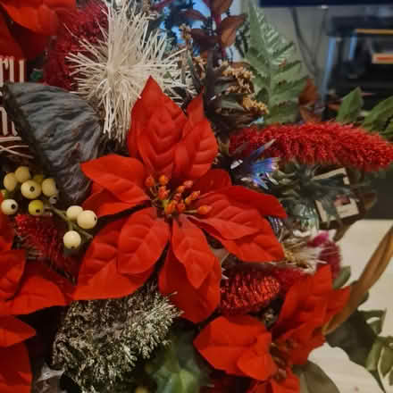 Photo of free Handmade Christmas floral basket (TW7) #4
