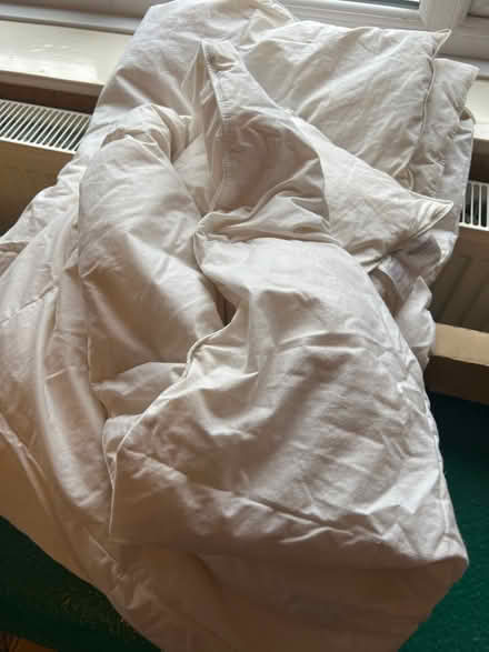 Photo of free John Lewis 4.5 tog single duvet (Trefonen SY10) #1