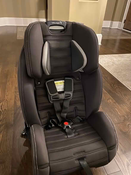 Photo of free Baby Jogger Convertible Car Seat (South OP near Bluhawk) #2
