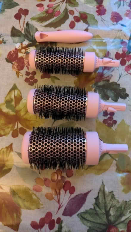 Photo of free Multi Head Hair Styling Brush Set (BN8) #1