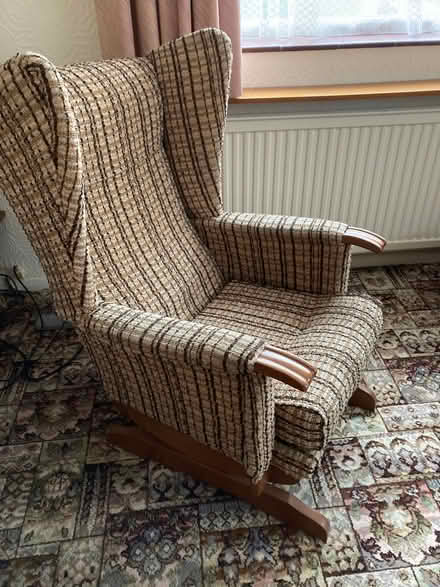 Photo of free Rocking chair and small pouffe (Church End LU6) #1