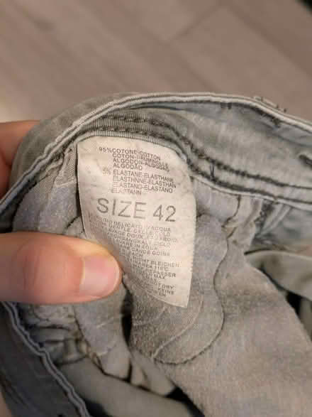 Photo of free men's cargo jeans - size 42 (Brick lane E1 6S) #3