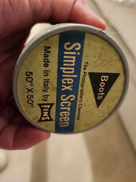 Photo of free Working slide projector/screen (Radbrook Green SY3) #3