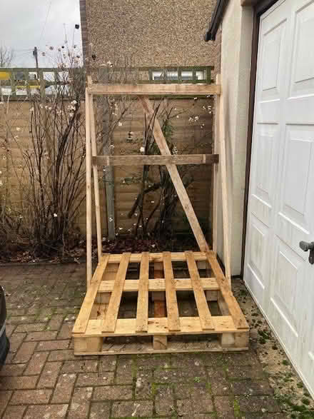 Photo of free Large, strong pallet (Brookman's Park AL9) #1