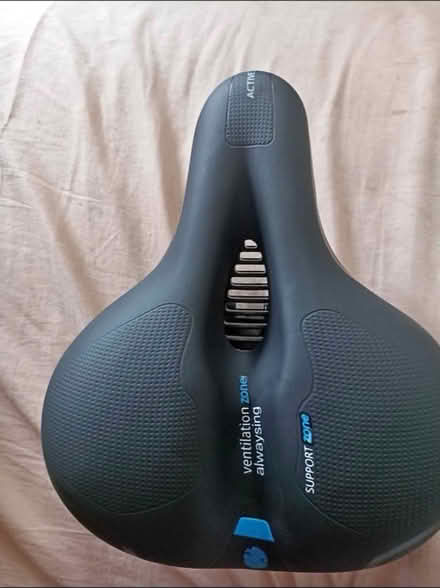 Photo of Bicycle seat (Manor gardens TW12) #1