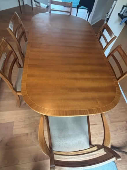 Photo of free Dining Room table & 6 chairs (CW8) #1