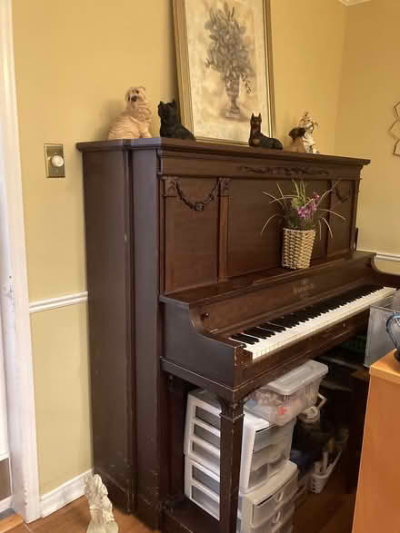 Photo of free Upright Piano (Oakville, Ontario) #3