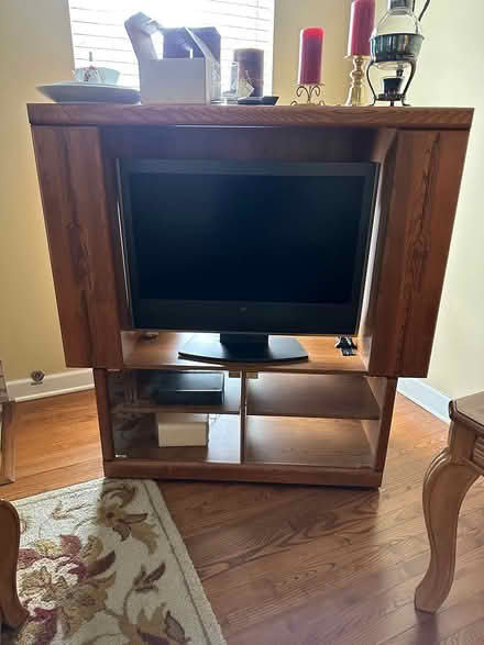 Photo of free Tv stand (Itasca, Il) #1