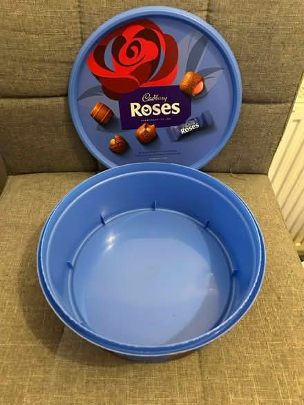 Photo of free Empty roses tub (Jennetts park RG12) #2
