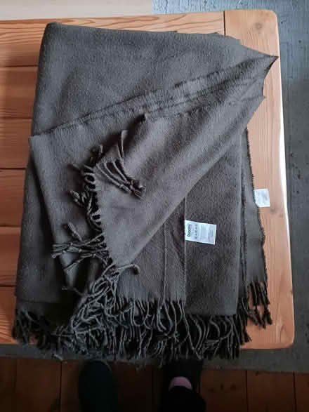 Photo of free 2 Brown throws 130 x 180 cm (New Greens) #1