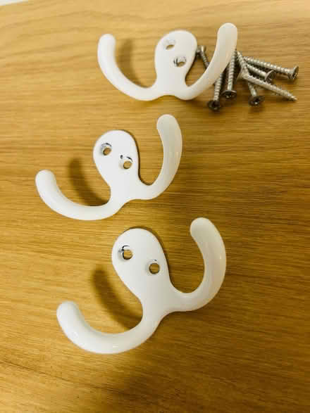 Photo of free White Wall hook (SE11) #1