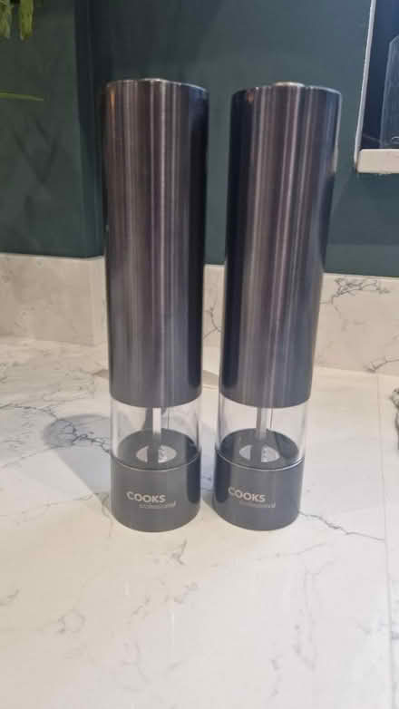 Photo of free Electric salt & pepper grinder (Greenhill S8) #1