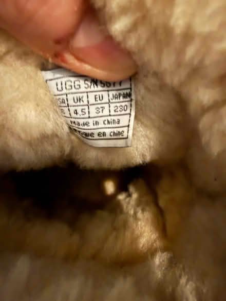 Photo of free UGG boots (Everton DN10) #4