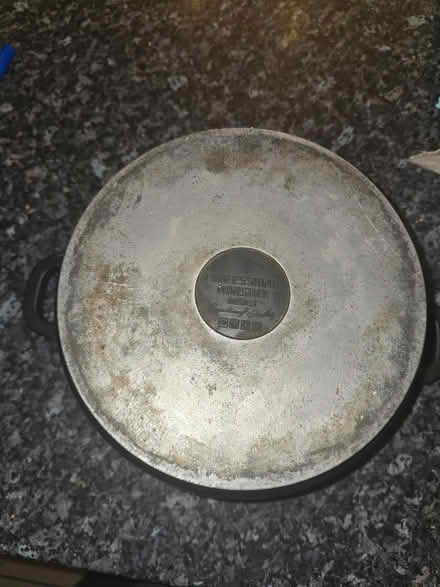 Photo of free Sturdy pot (IG6 3s) #2