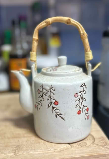 Photo of free Small teapot (Boxmoor, HP1) #1