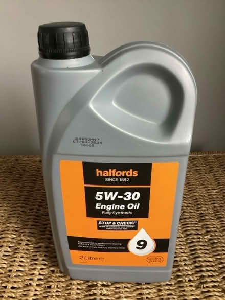Photo of free 350ml of Halfords Number 9 Car Engine Oil (Bidborough TN4) #1