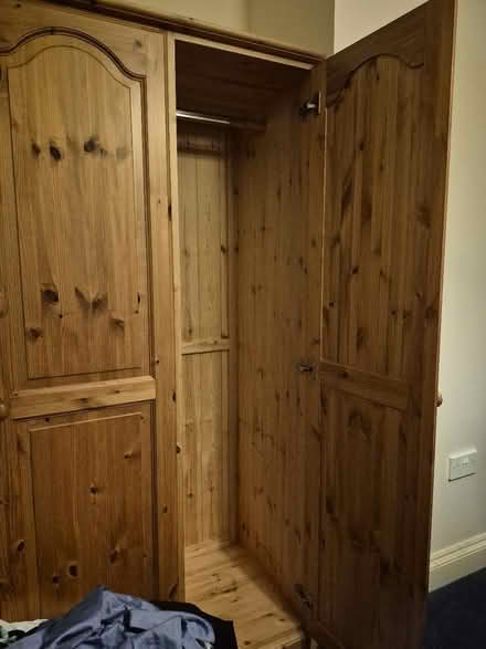 Photo of free Sturdy Oak Wardrobe (CM0) #4