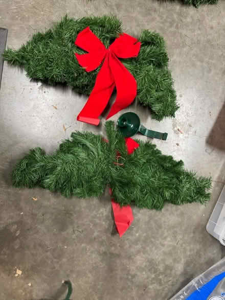 Photo of free Window swag wreaths (NE Vienna) #3