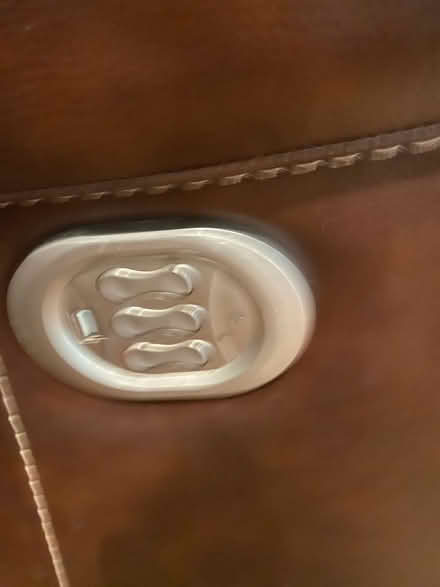 Photo of free Electronic recliner (Downers Grove near DGS) #2